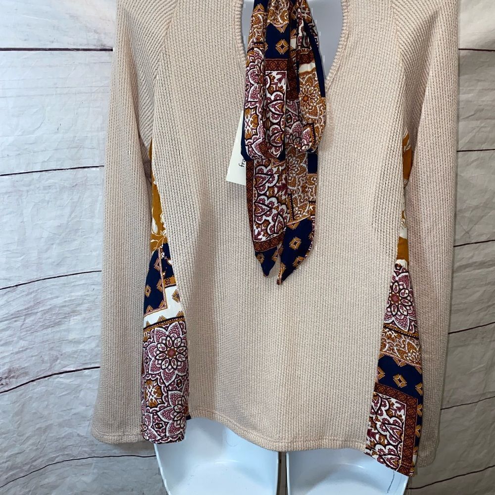Francesca’s  Blue Rain Cienna Print Keyhole Tie Back Long Sleeve Sweater L - Picture 10 of 13